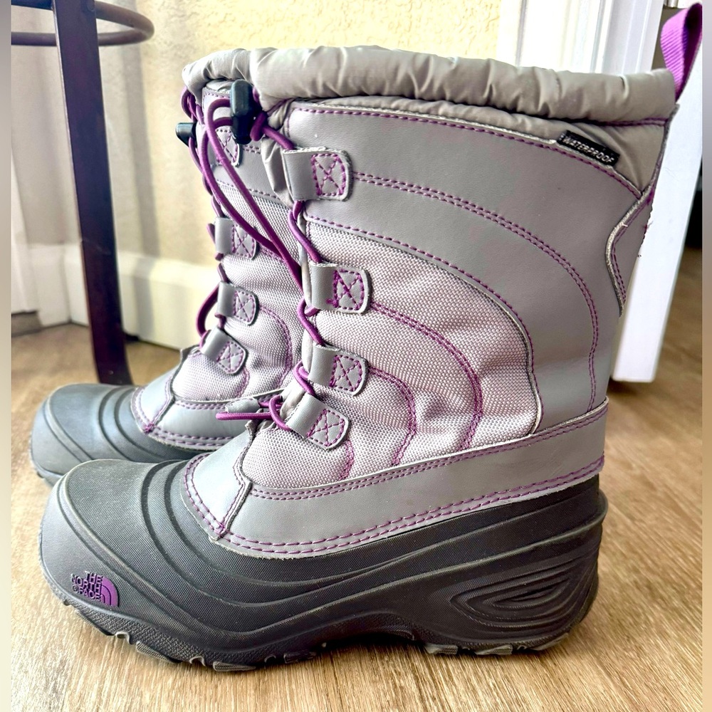 North Face Girl’s 5 Alpenglow IV Snow Boots Gray + Purple Lace Up ThermaFelt